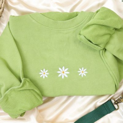 Daisies Embroidered Sweatshirt