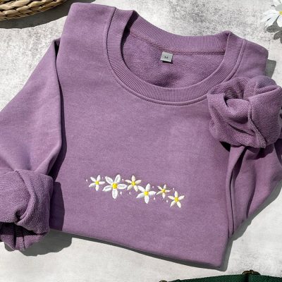 Daisies Embroidered Sweatshirt