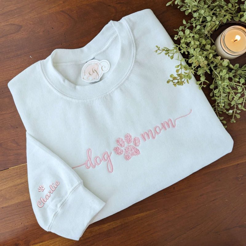 Dog And Mom Embroidered Sweatshirt 2D Crewneck Sweatshirt Gift For Christmas