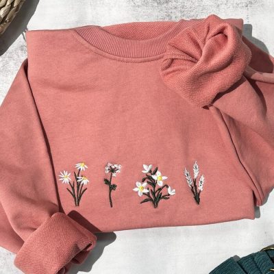 Pink Crewneck Daisy Sweatshirt Embroidered